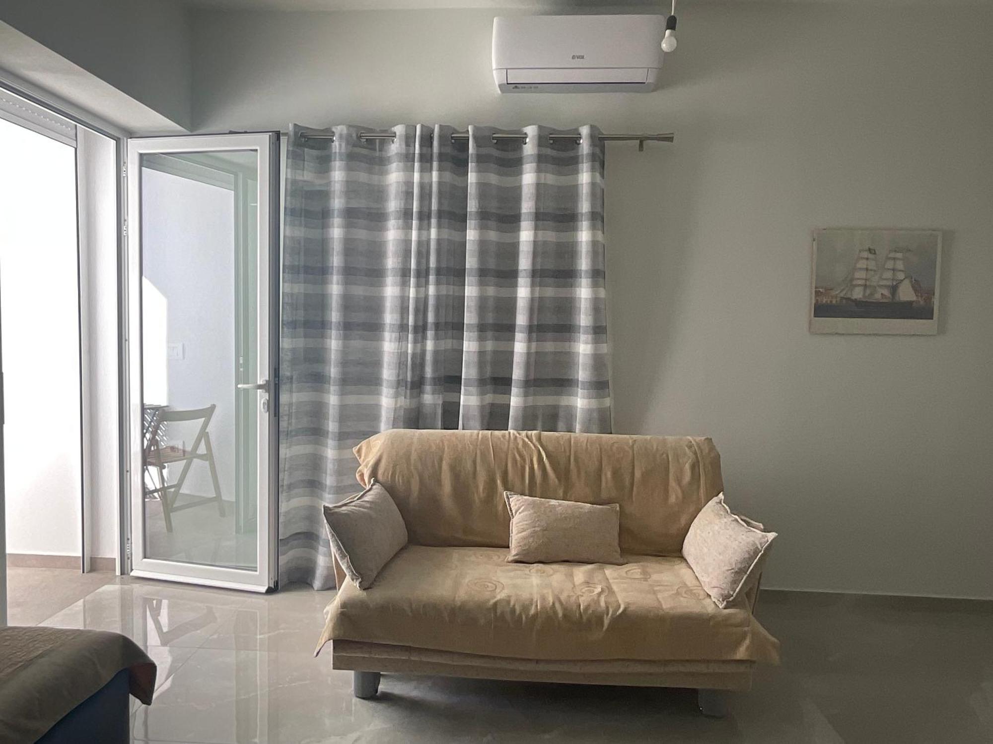 Mojito Beach Apartments With Free Parking Sarande Phòng bức ảnh