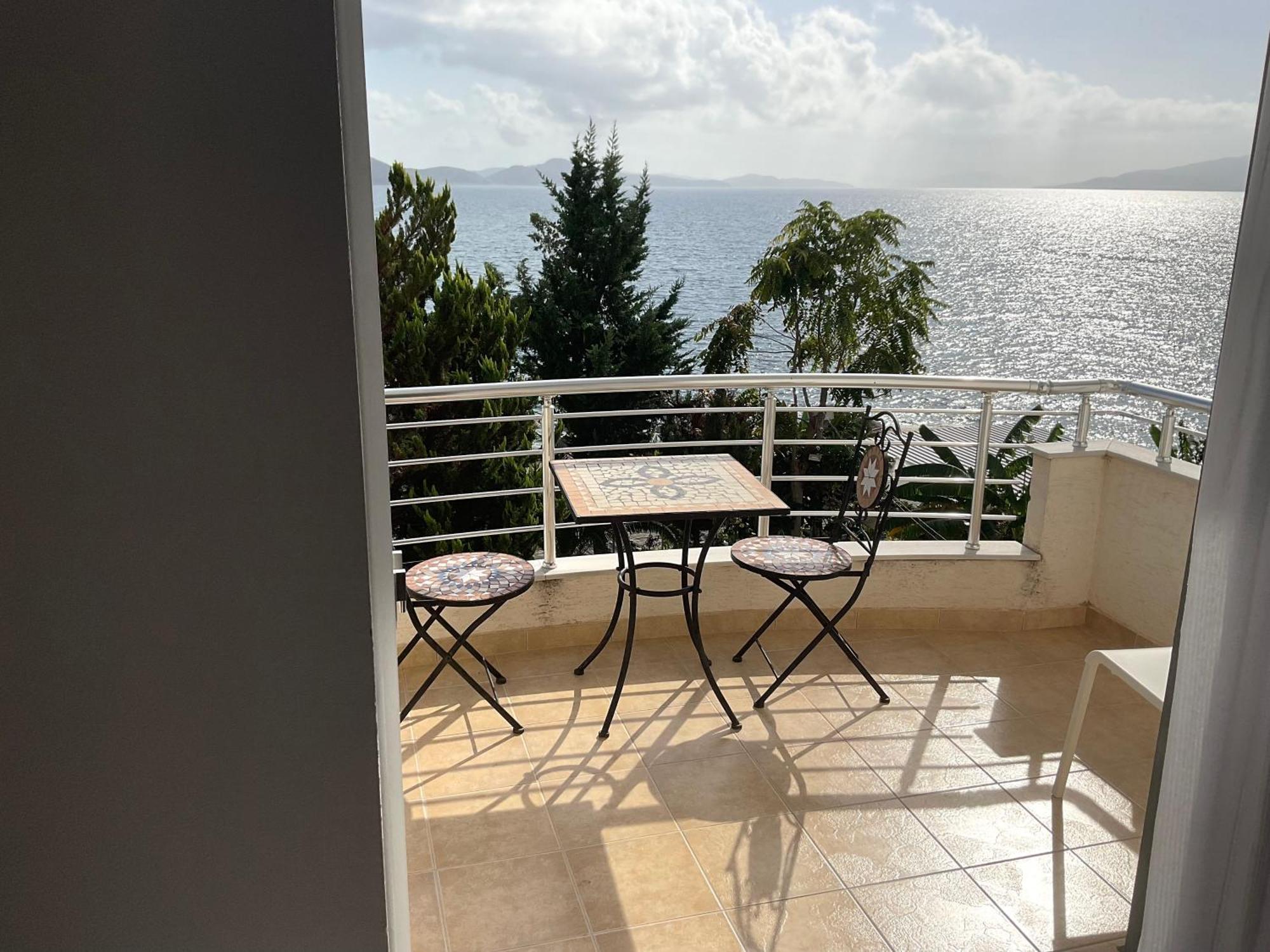Mojito Beach Apartments With Free Parking Sarande Ngoại thất bức ảnh