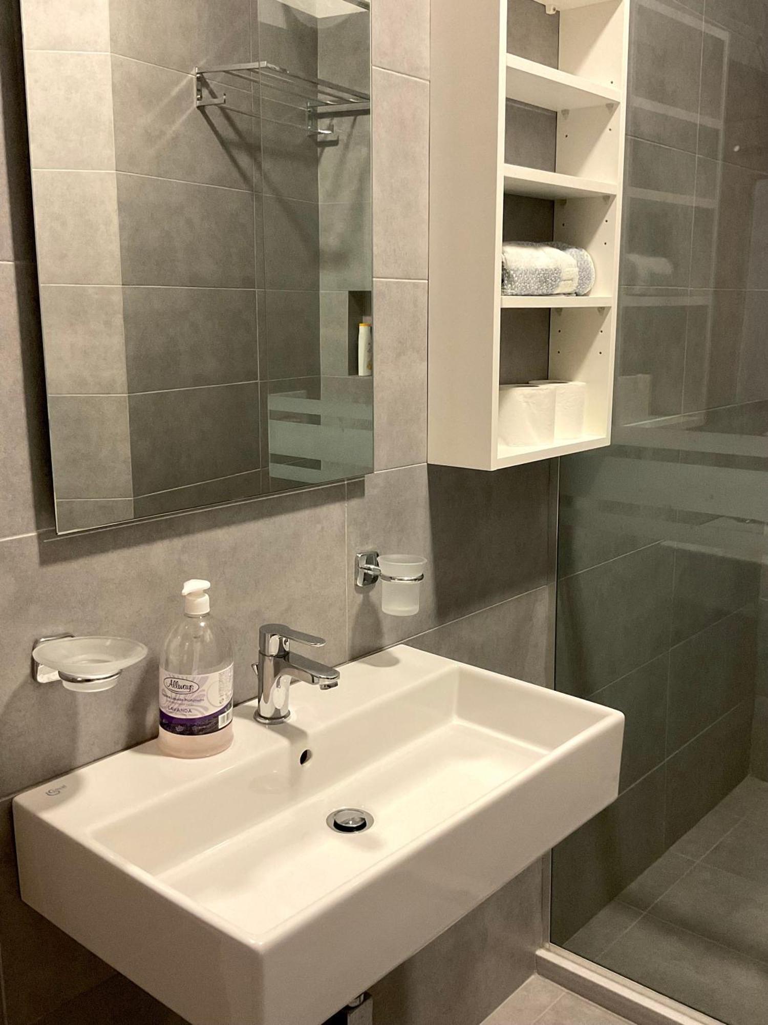 Mojito Beach Apartments With Free Parking Sarande Phòng bức ảnh