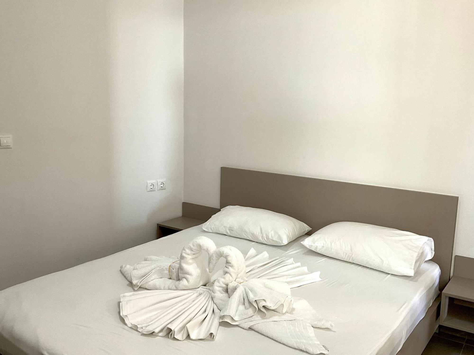 Mojito Beach Apartments With Free Parking Sarande Phòng bức ảnh
