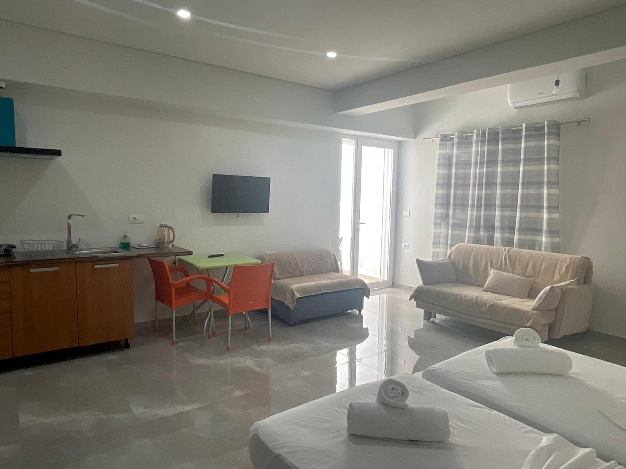 Mojito Beach Apartments With Free Parking Sarande Phòng bức ảnh